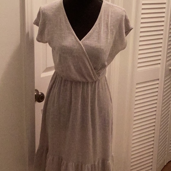 Caution to the Wind vertical strip dress - Picture 3 of 9